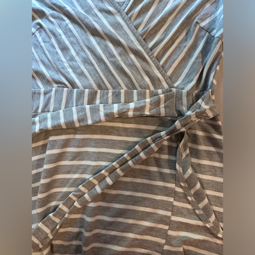 Gilli size medium faux wrap gray and white striped dress - Picture 11 of 12